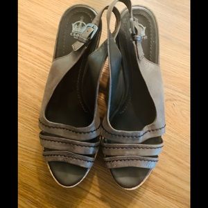 Crown vintage gray leather wedges